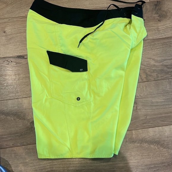 Fox swim surf shorts size 32 - Picture 2 of 5
